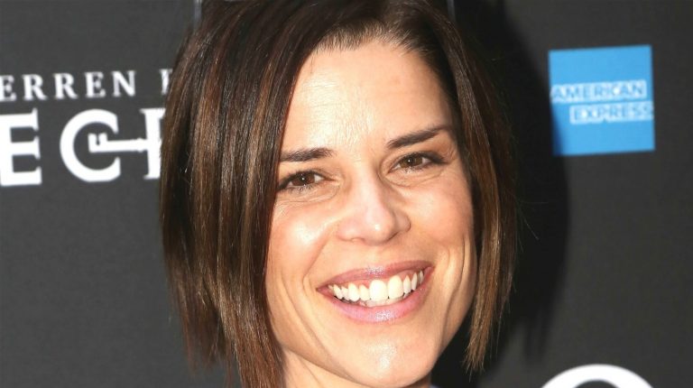 Neve Campbell Plastic Surgery and Body Measurements