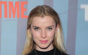 Betty Gilpin Plastic Surgery