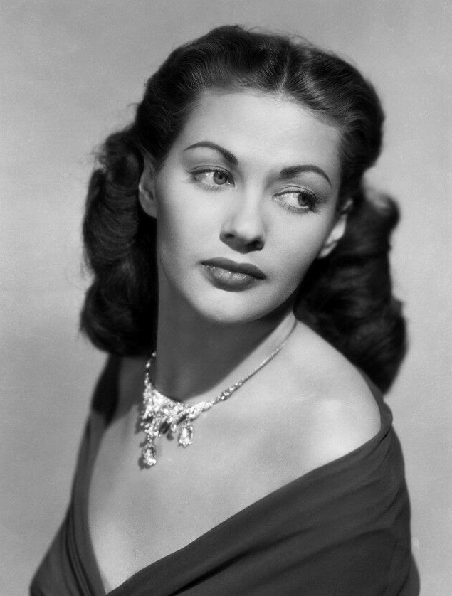 Yvonne De Carlo Plastic Surgery Face