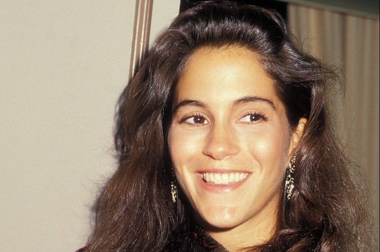 Jami Gertz Plastic Surgery and Body Measurements