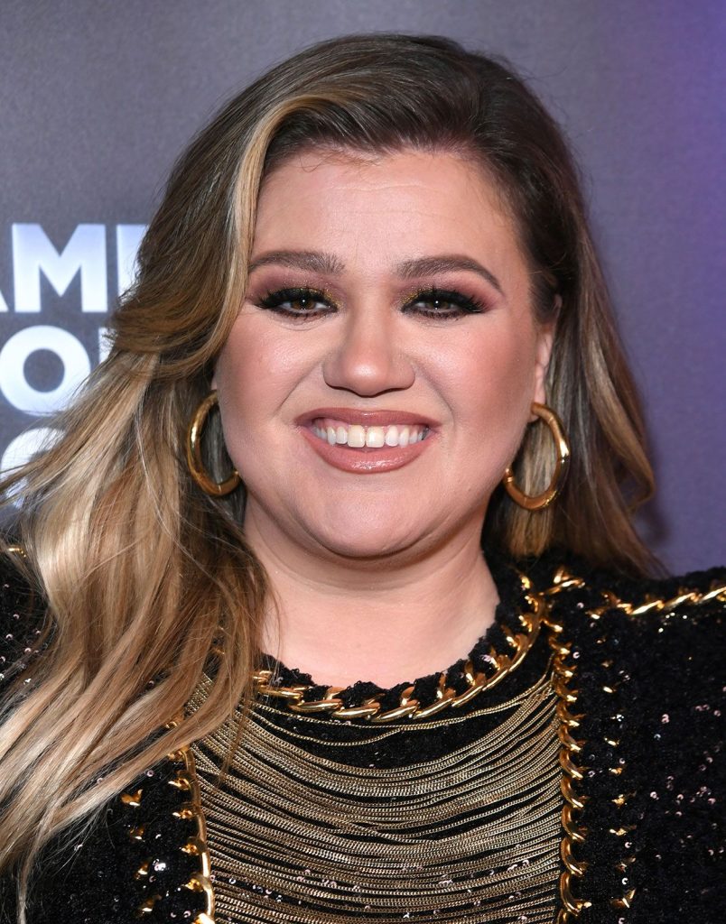 Kelly Clarkson Plastic Surgery Face