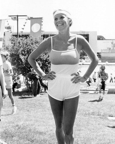 Linda Evans and Signs of Plastic Surgery
